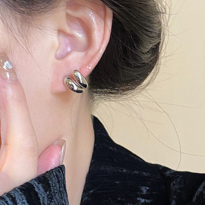 Romantic Silver Earring for Special Moments
