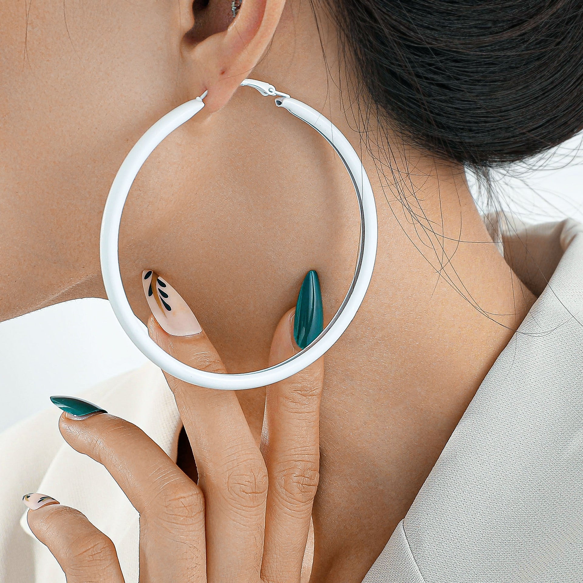 Charming Piece for Any Occasion