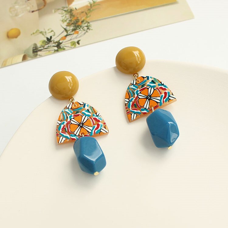 Charming Earring for Any Occasion