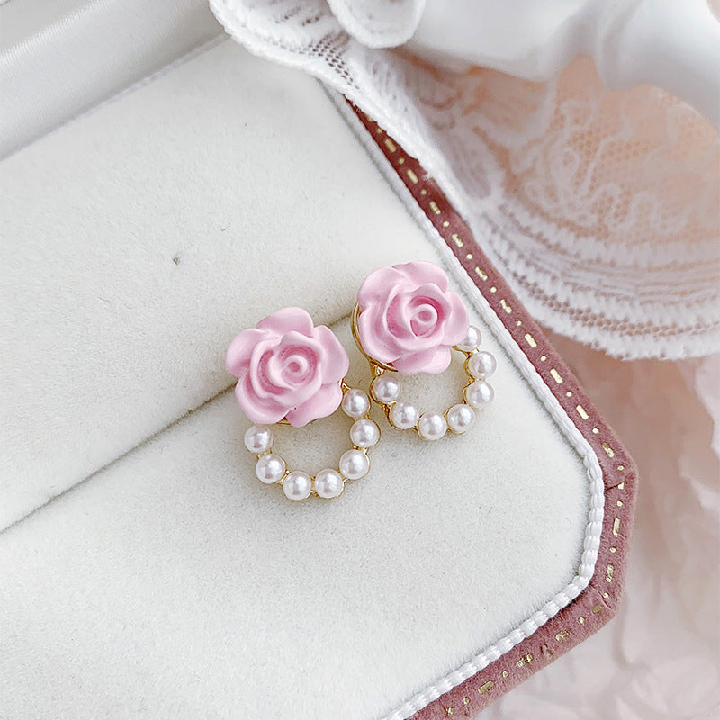 Classic Pearl Earring with Timeless Appeal
