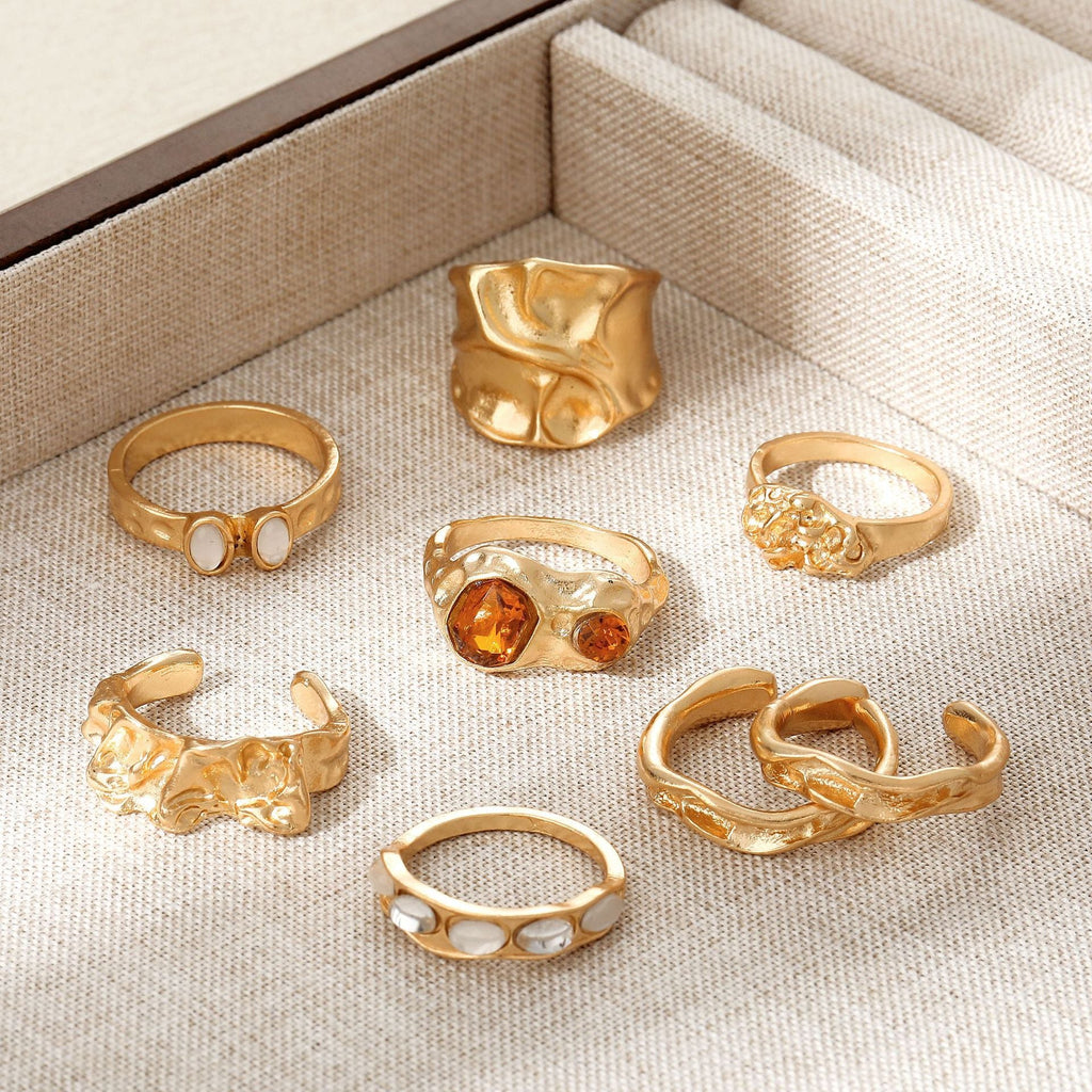 Beautiful Gold Set with Unique Style