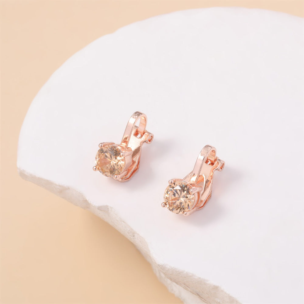 Classic Gold Earring with Timeless Appeal