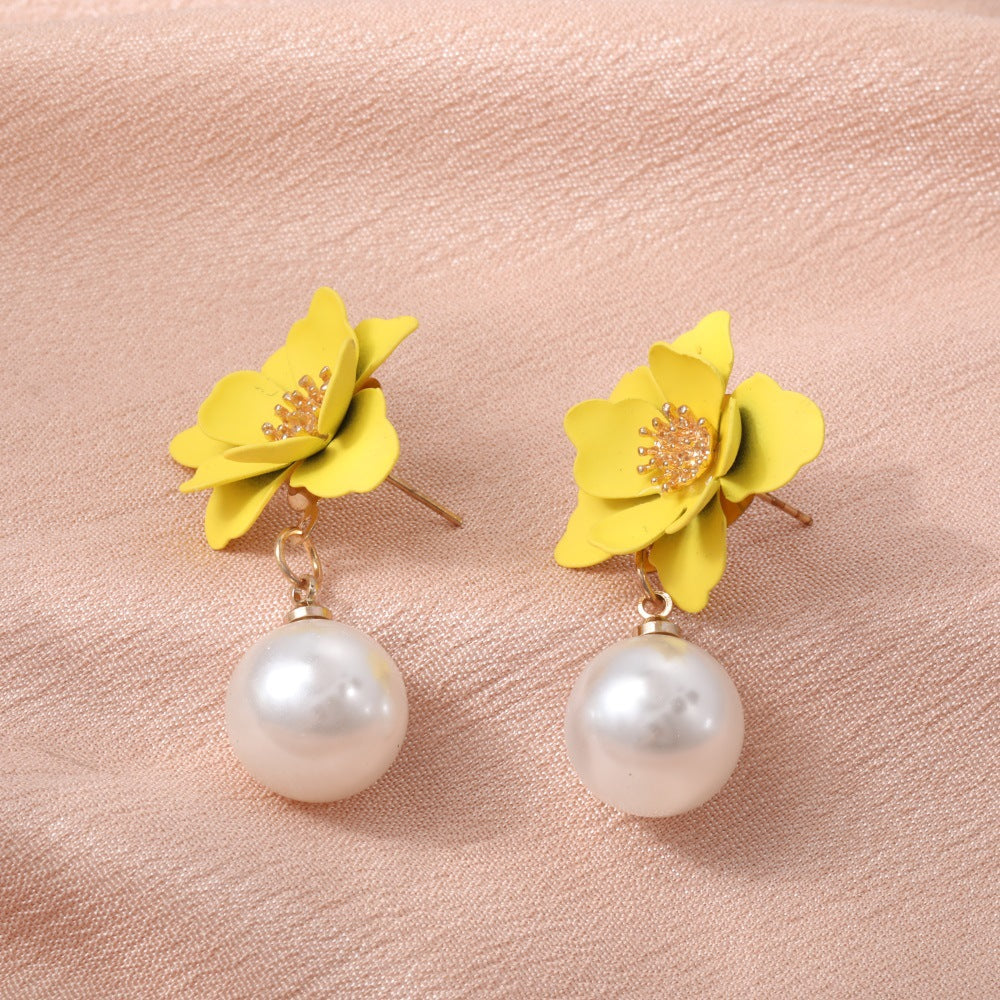 Classic Pearl Earring with Timeless Appeal