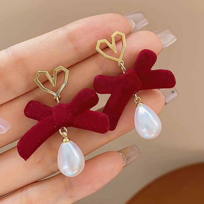 Romantic Pearl Earring for Special Moments