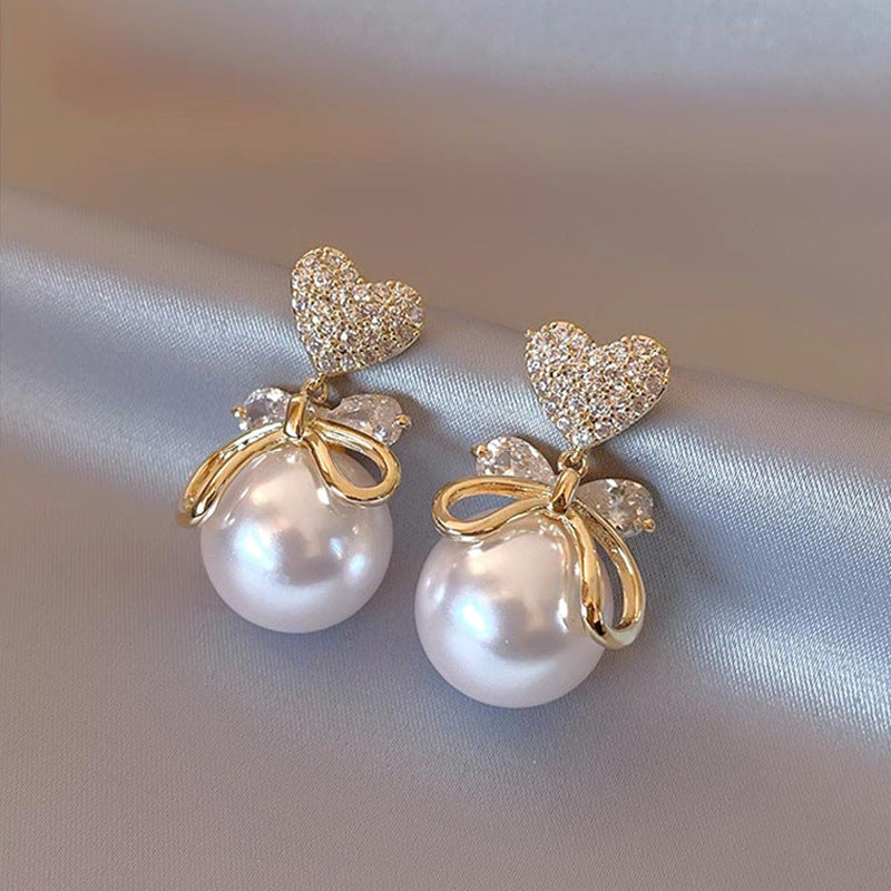 Classic Pearl Earring with Timeless Appeal