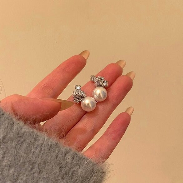 Stunning Pearl Earring for Daily Wear