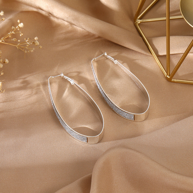 Romantic Silver Earring for Special Moments