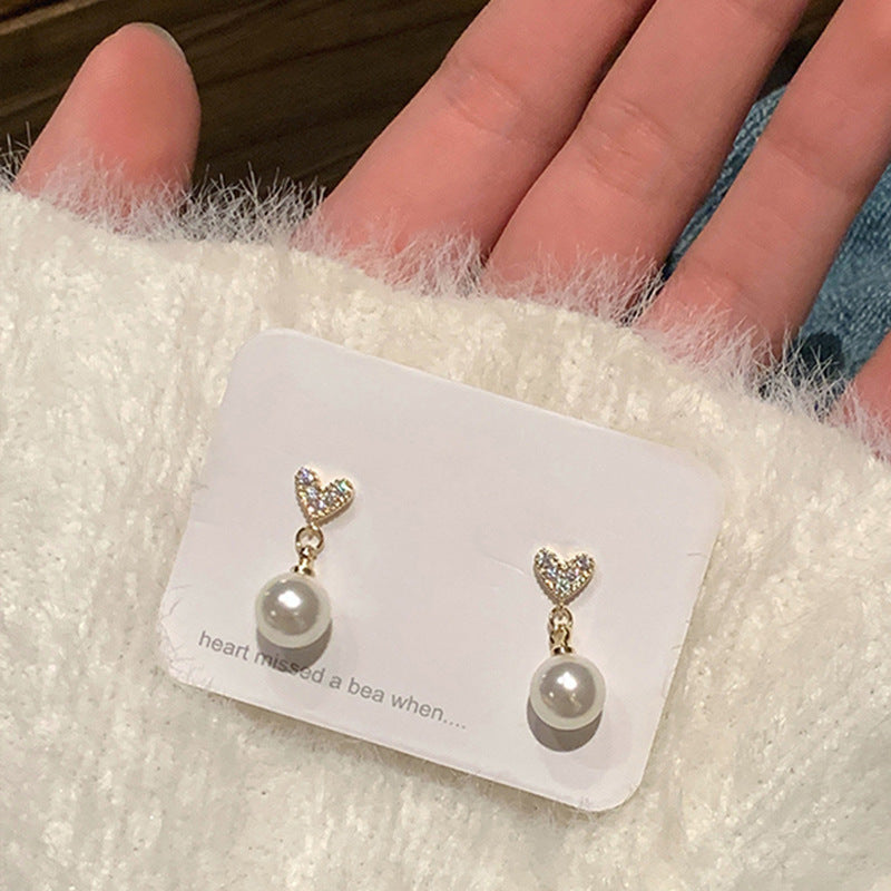Classic Pearl Earring with Timeless Appeal