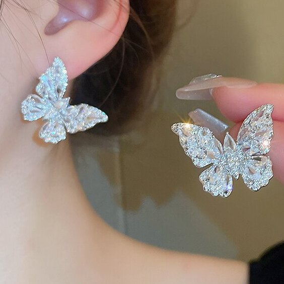 Romantic Earring for Special Moments