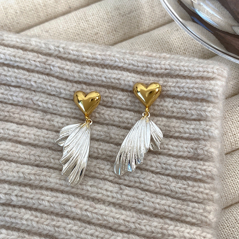 Stunning Gold Earring for Daily Wear