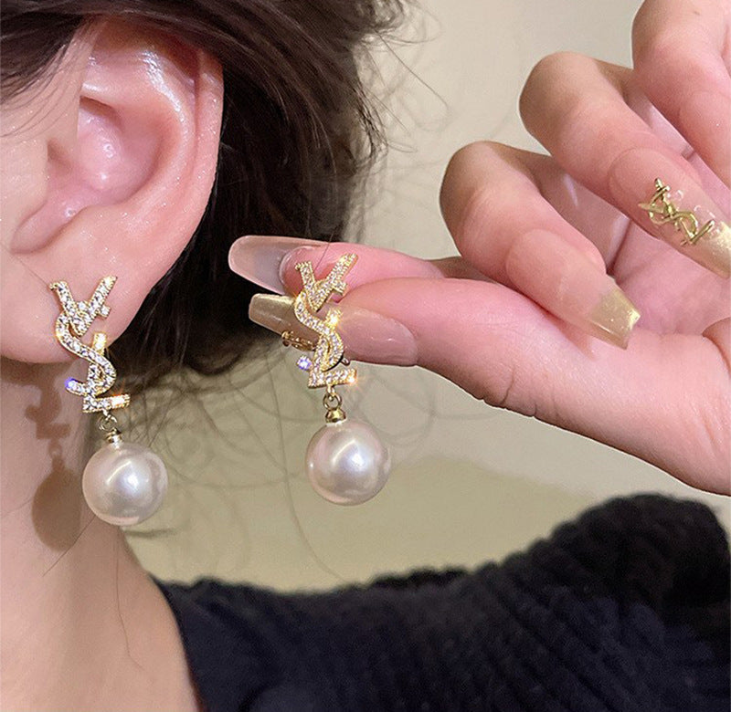 Stunning Pearl Earring for Daily Wear