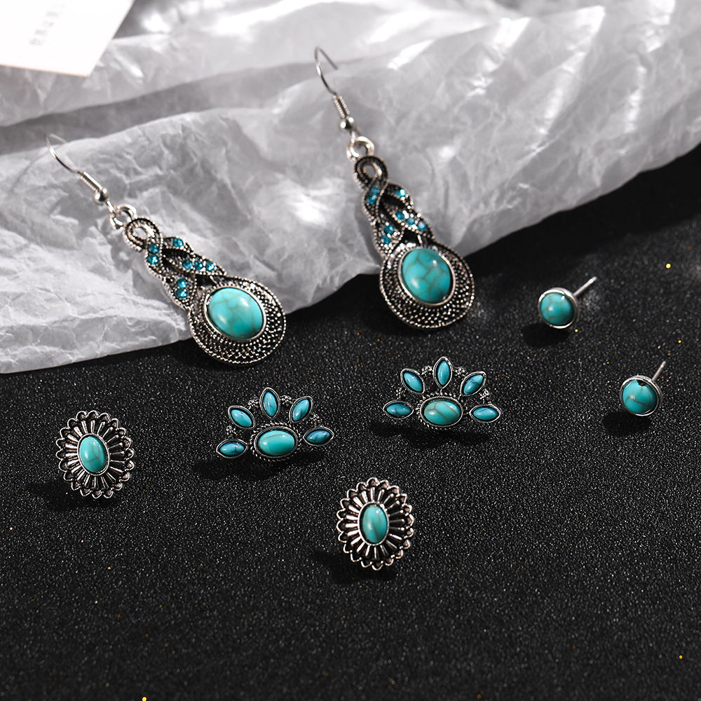 Beautiful Set with Unique Style