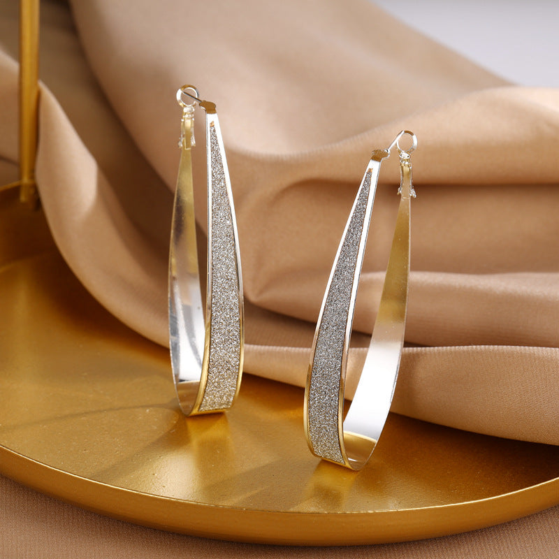 Romantic Silver Earring for Special Moments