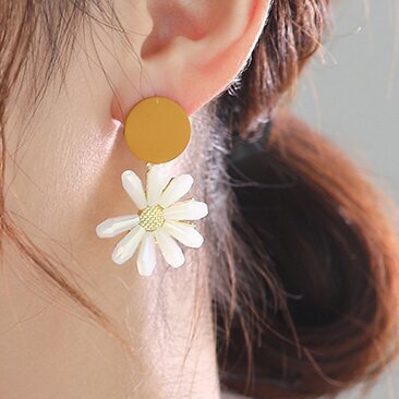 Beautiful Silver Earring with Unique Style