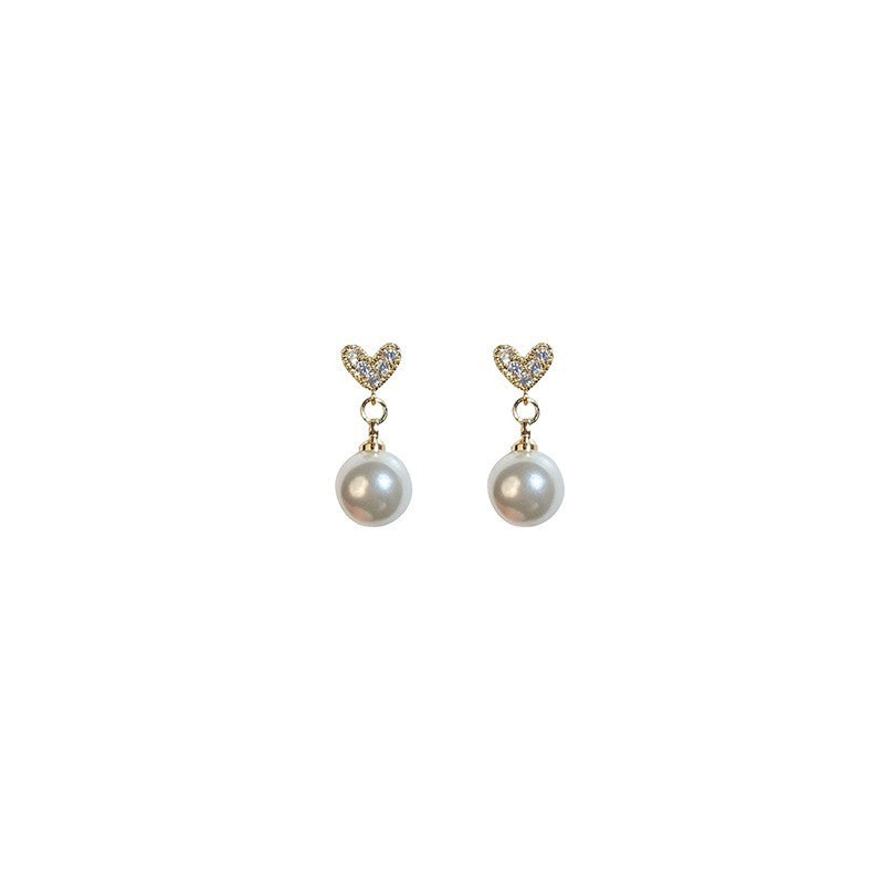 Classic Pearl Earring with Timeless Appeal
