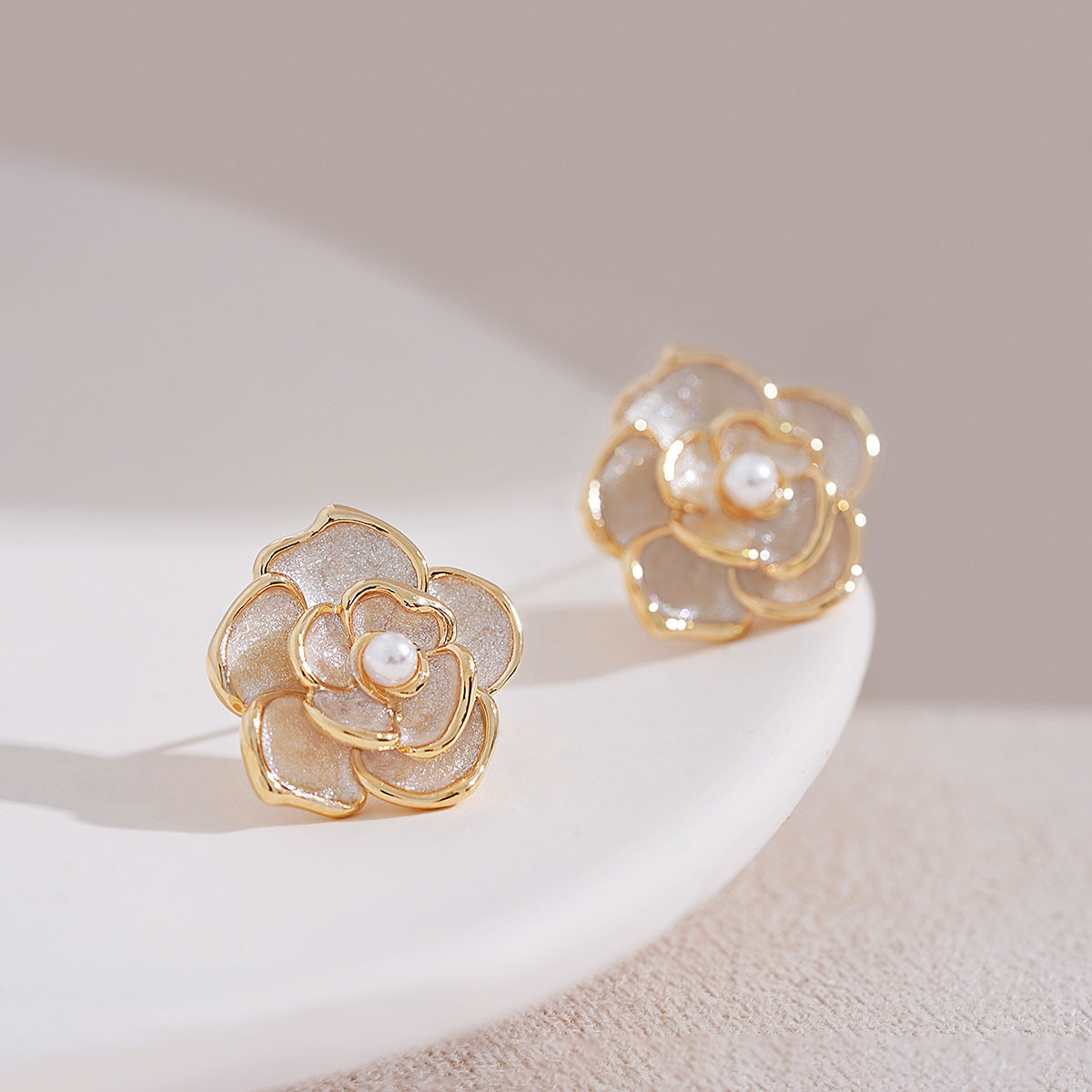 Beautiful Pearl Earring with Unique Style