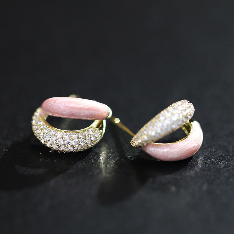 Charming Earring for Any Occasion