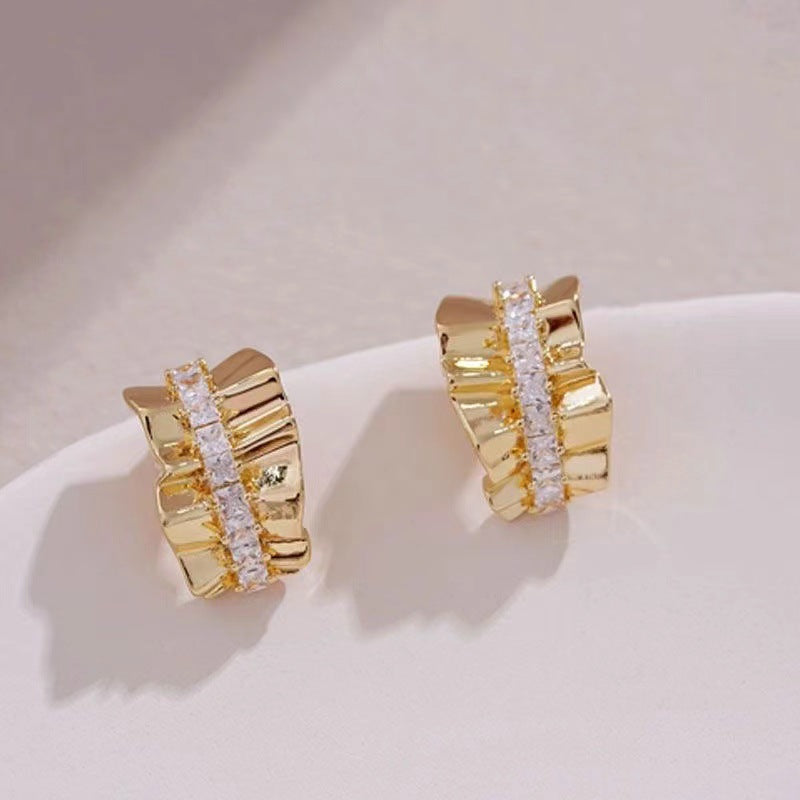 Elegant Gold Earring for Every Occasion