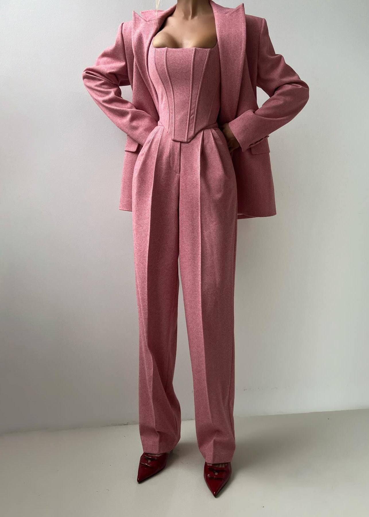 Rosé Herringbone Blazer and Corset Jumpsuit Set – Modern Two-piece Suit for