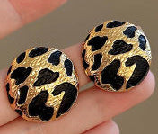 Elegant Gold Earring for Every Occasion