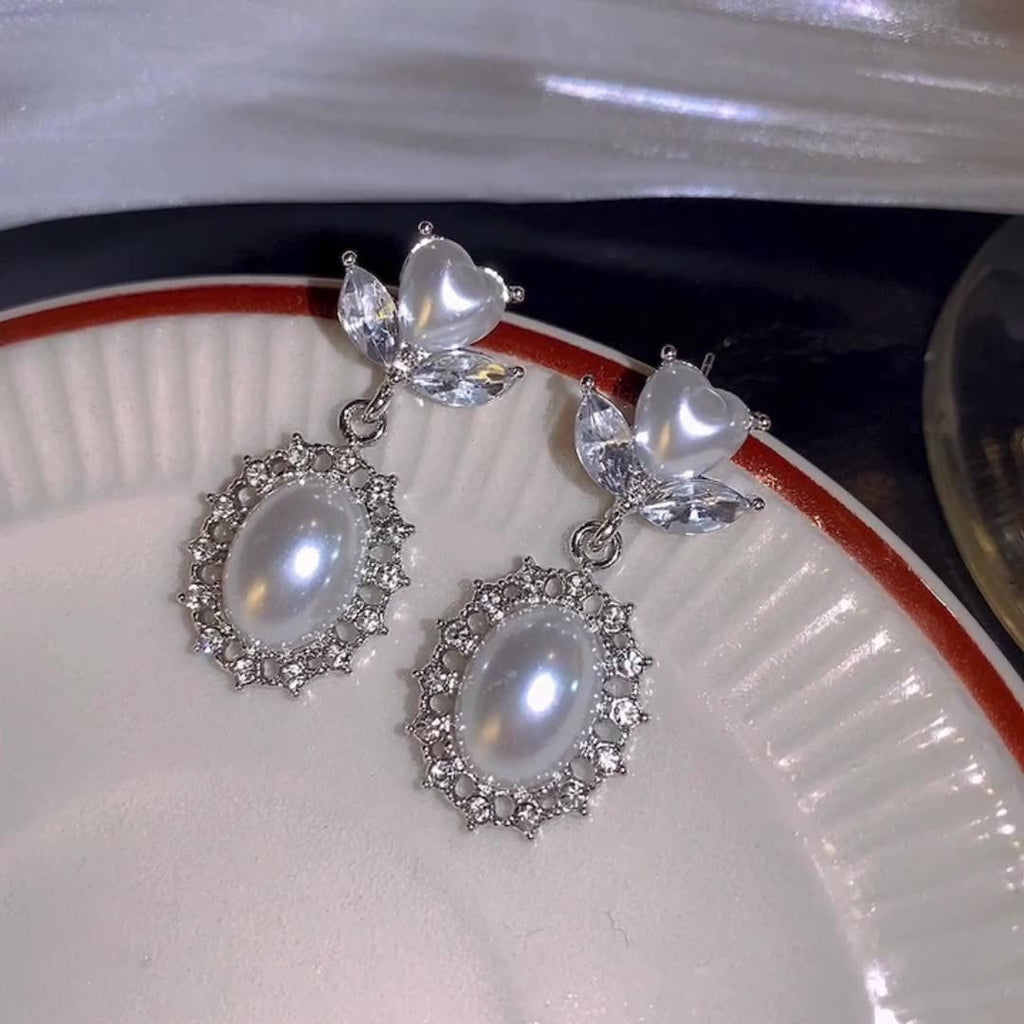 Romantic Pearl Earring for Special Moments