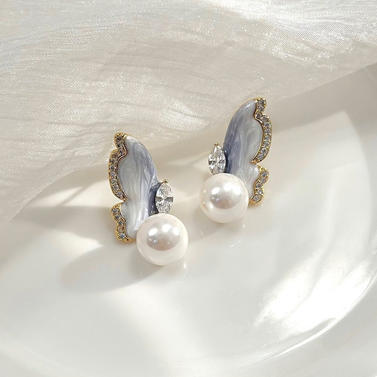 Delicate Artisan Pearl Earring