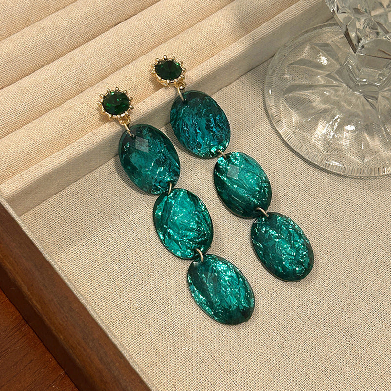 Classic Earring with Timeless Appeal