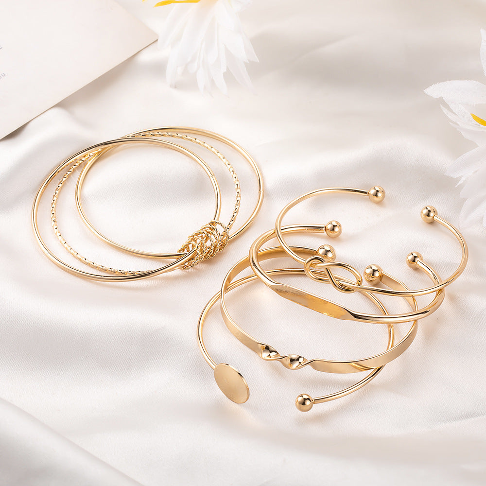 Charming Gold Bracelet for Any Occasion