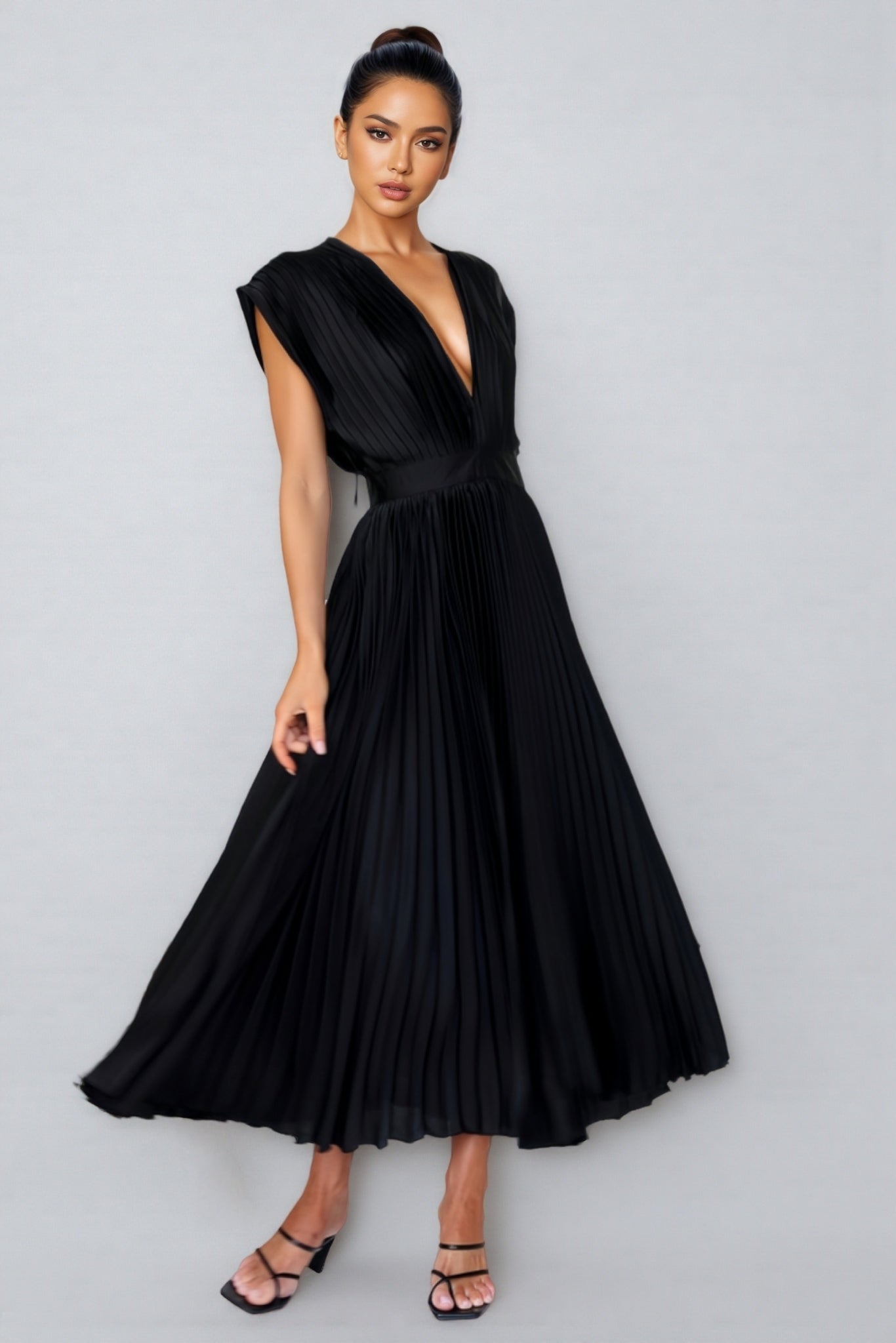 Zola Sleeveless Pleated Maxi Dress-black