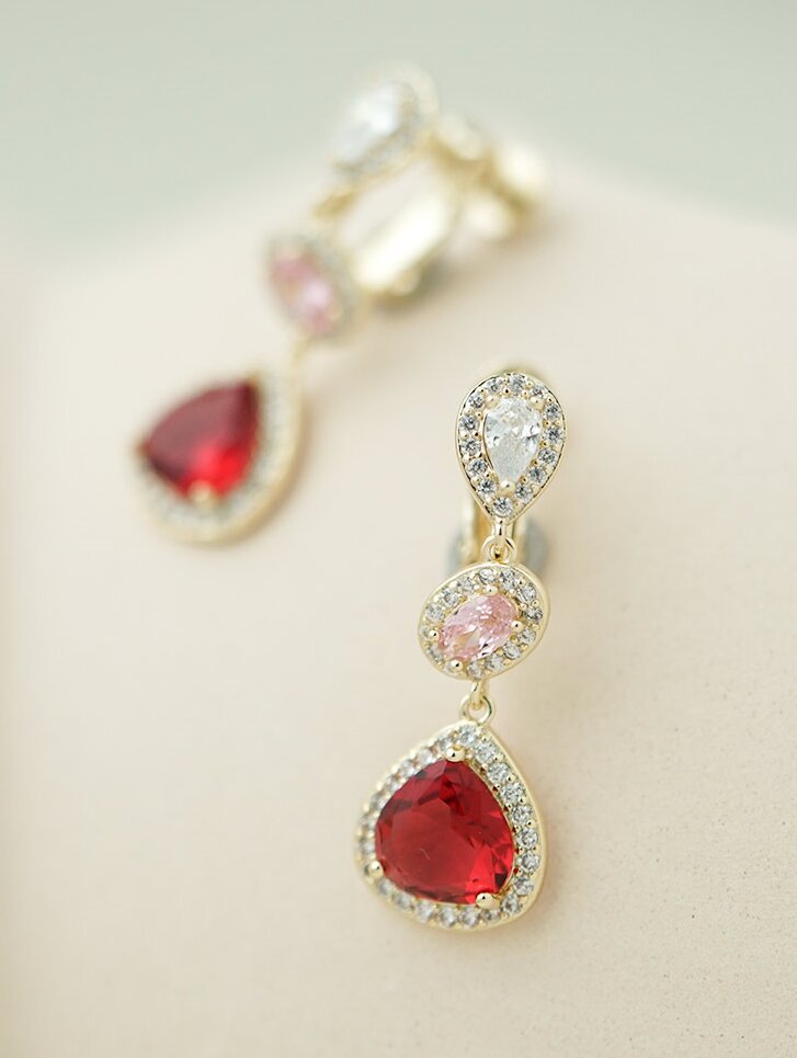 Charming Earring for Any Occasion