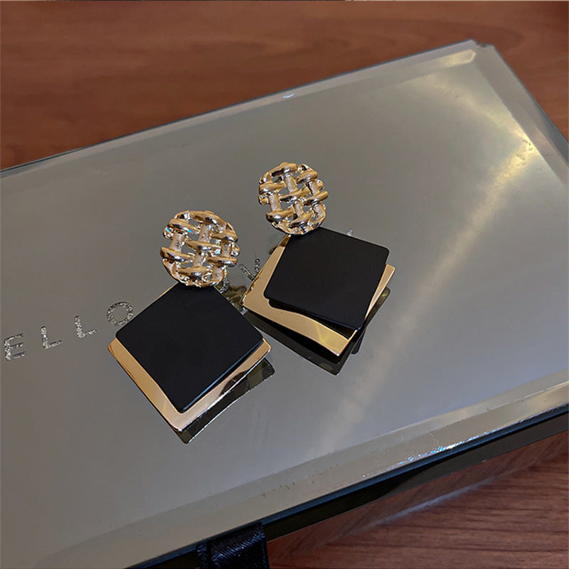 Classic Earring with Timeless Appeal