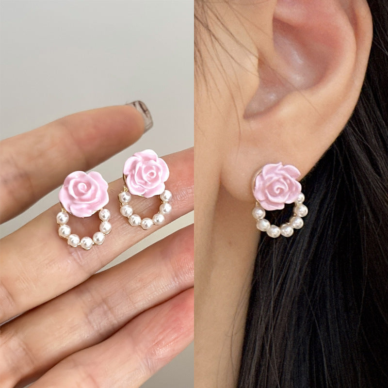 Classic Pearl Earring with Timeless Appeal