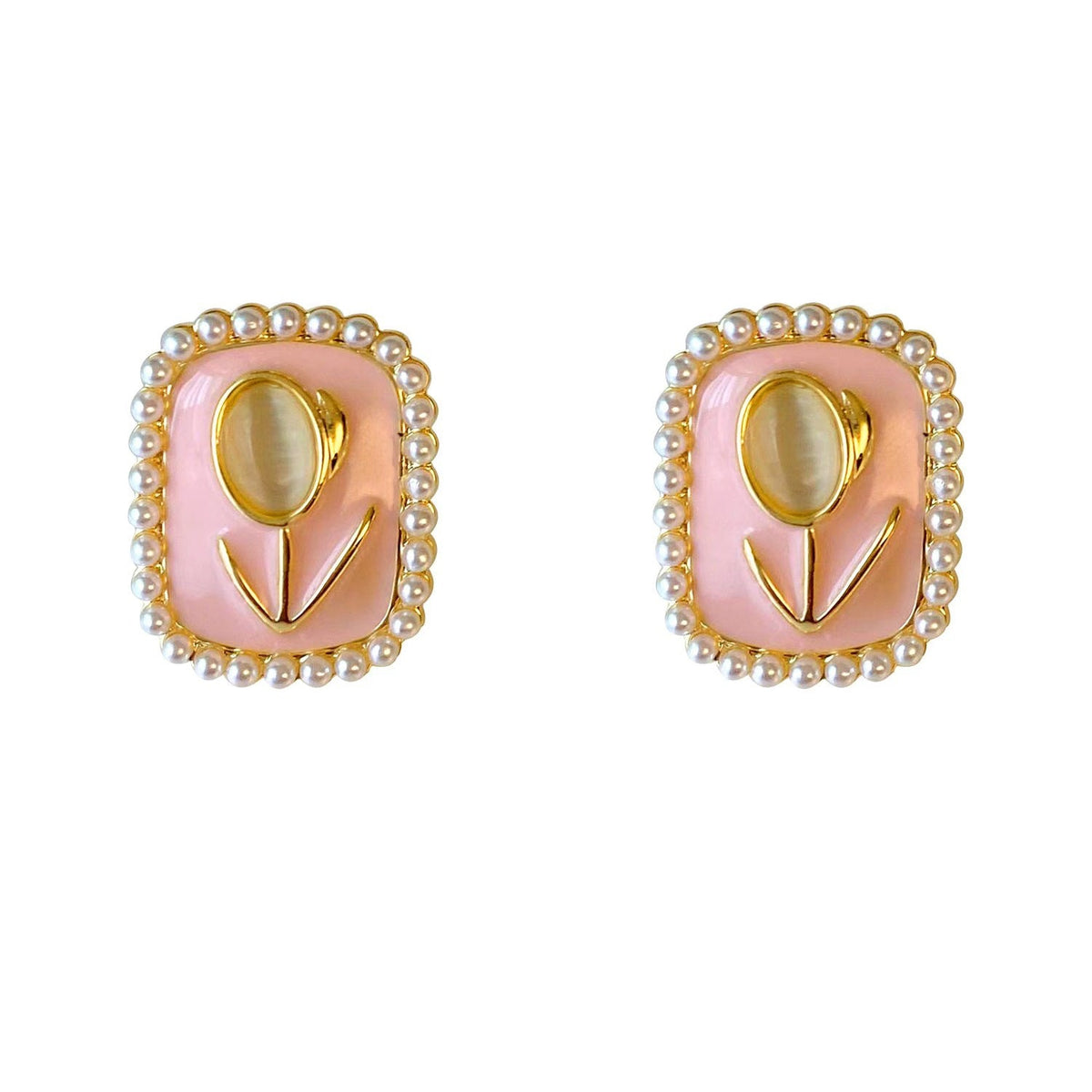 Classic Pearl Earring with Timeless Appeal