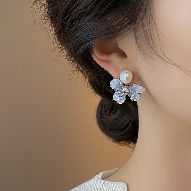 Charming Pearl Earring for Any Occasion