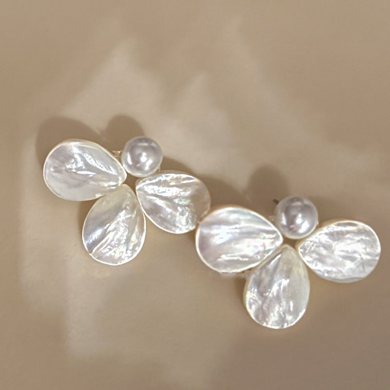 Charming Pearl Earring for Any Occasion