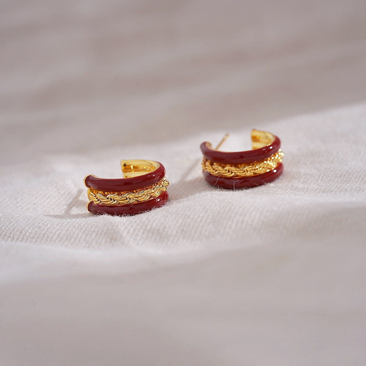 Elegant Gold Earring for Every Occasion