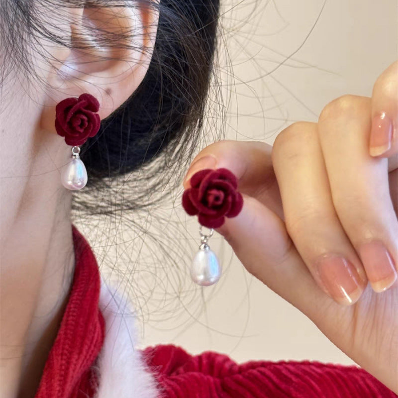 Beautiful Pearl Earring with Unique Style