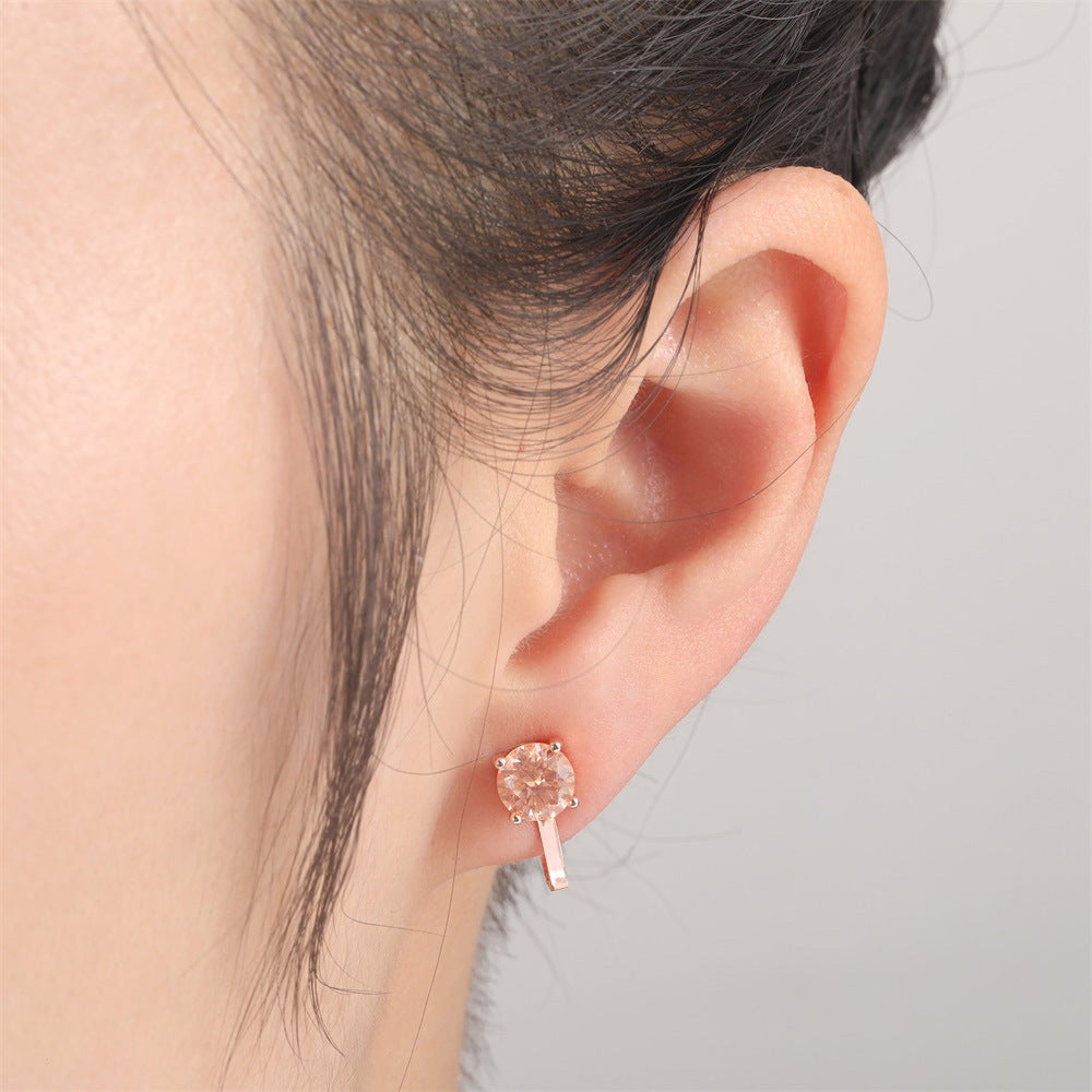 Classic Gold Earring with Timeless Appeal