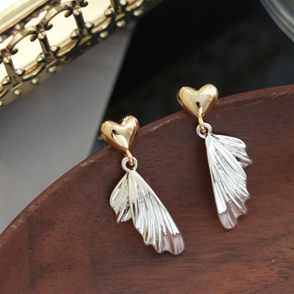 Stunning Gold Earring for Daily Wear