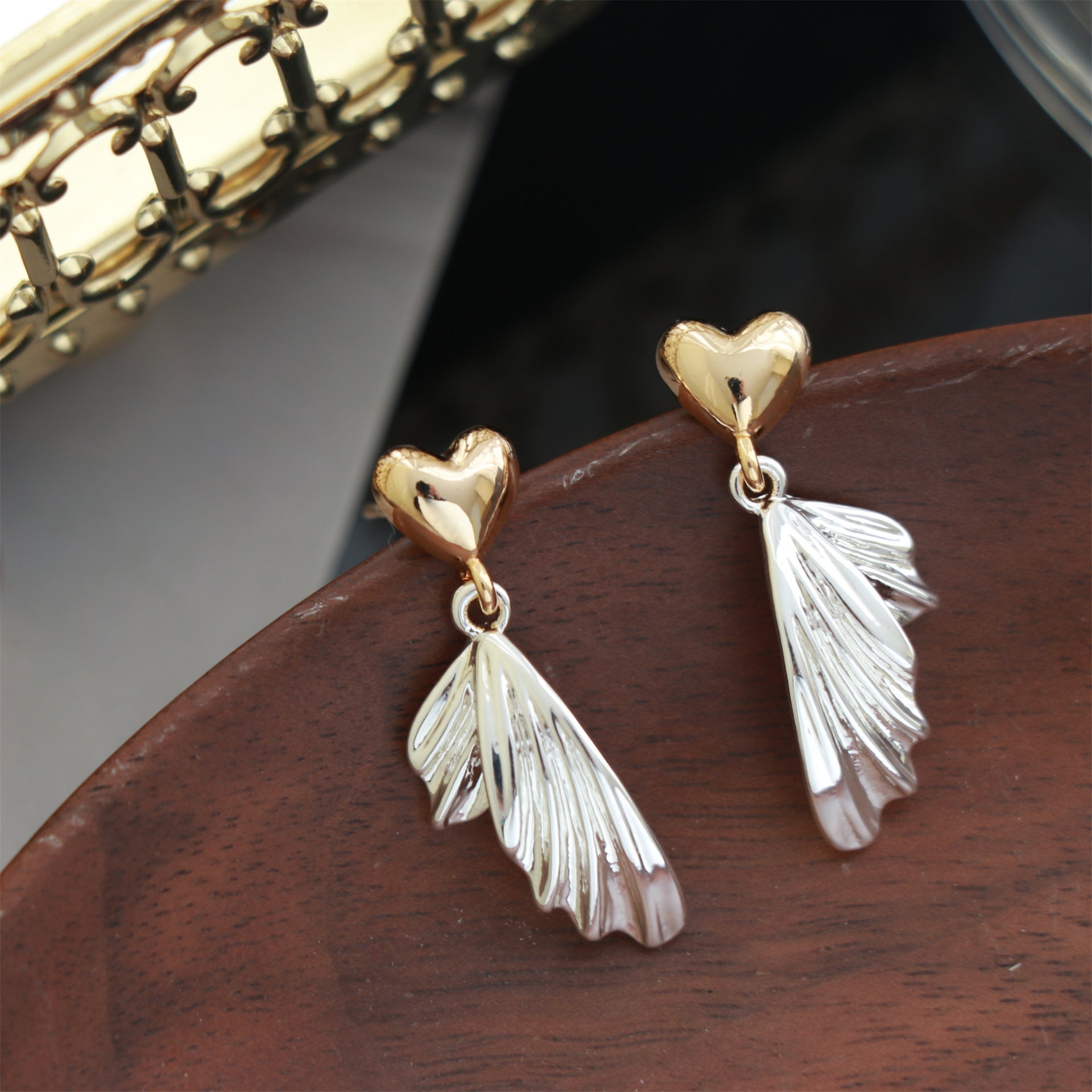 Stunning Gold Earring for Daily Wear