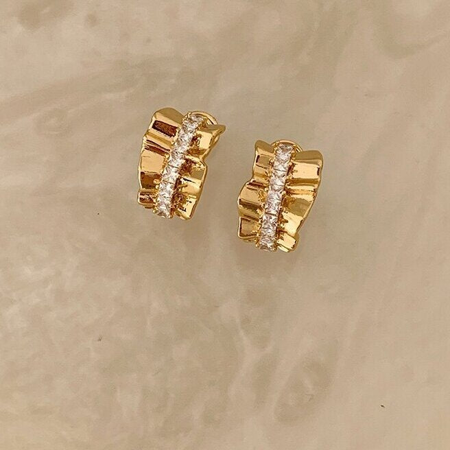 Elegant Gold Earring for Every Occasion