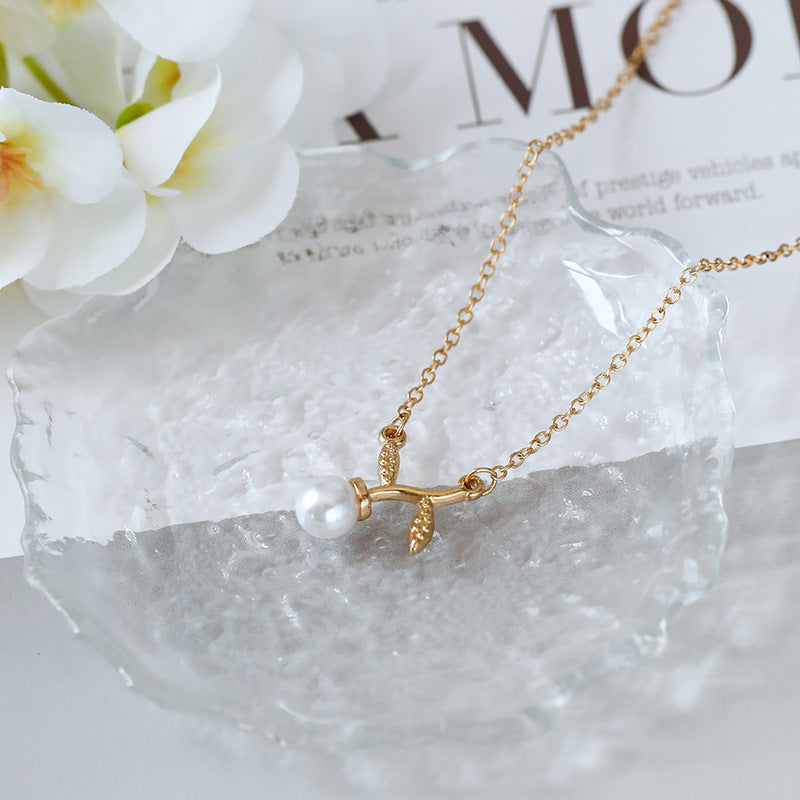 Classic Pearl Necklace with Timeless Appeal