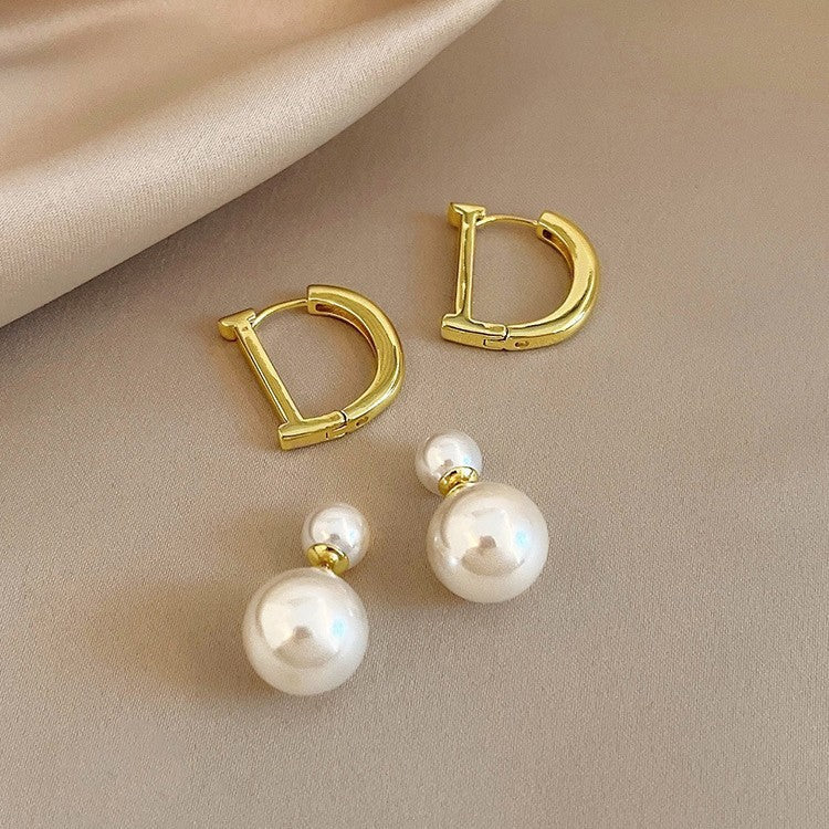 Romantic Gold Earring for Special Moments