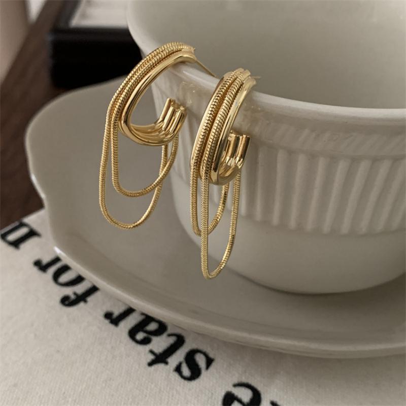 Romantic Silver Earring for Special Moments