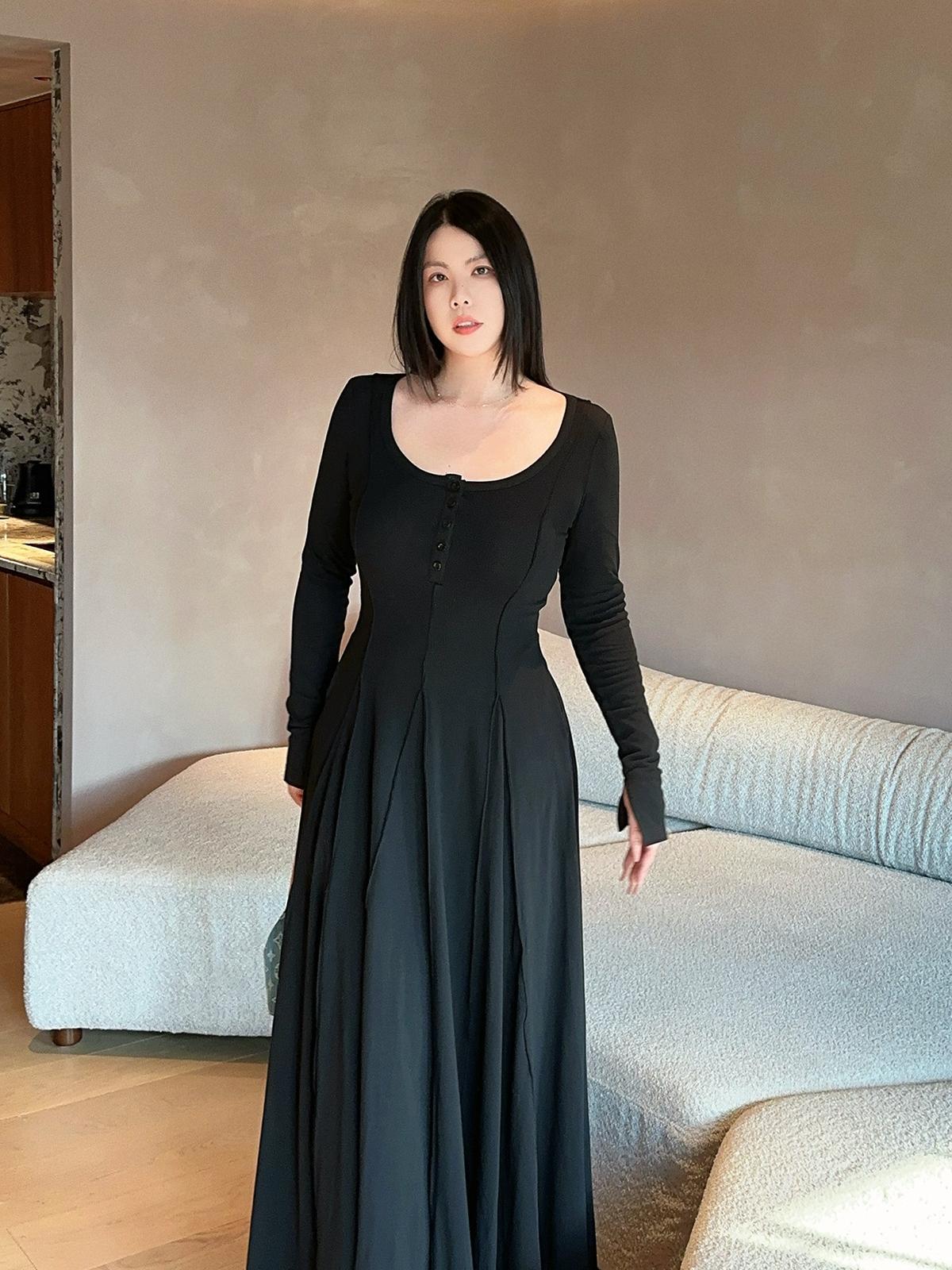 Runway-inspired Black Maxi Dress Plus-size