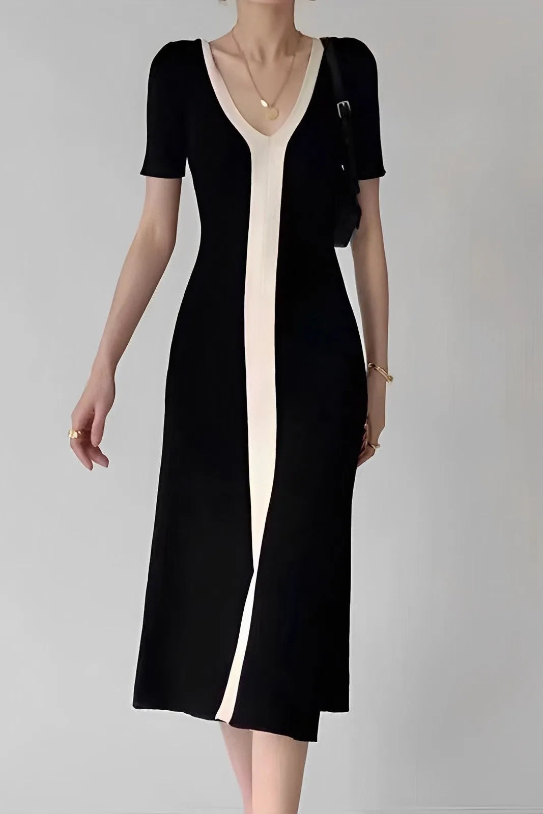 Sergio Black and White V-neck Knit Slit Midi Dress