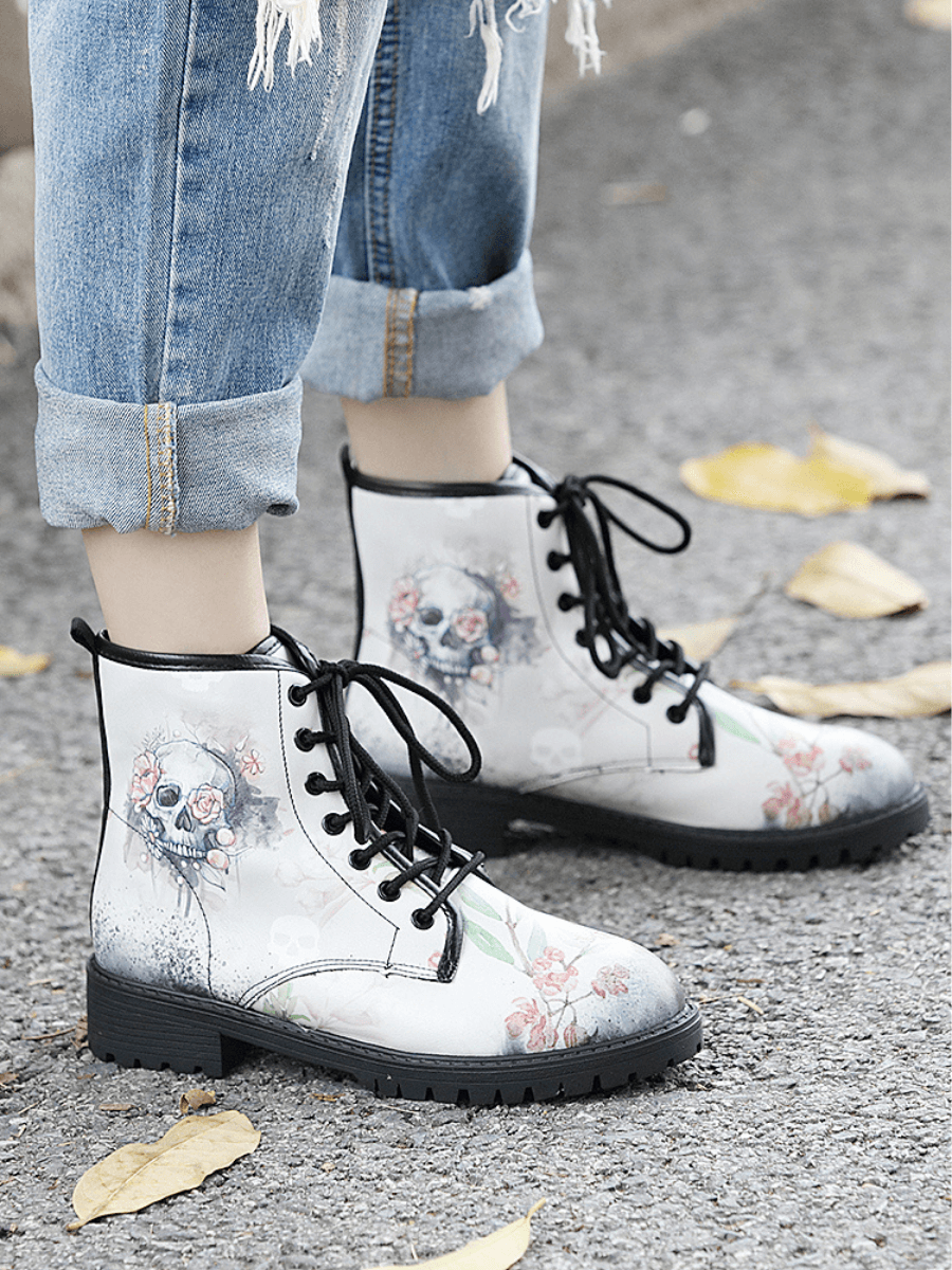En Bloom | Skull- Ankle Flat Combat Boots - White