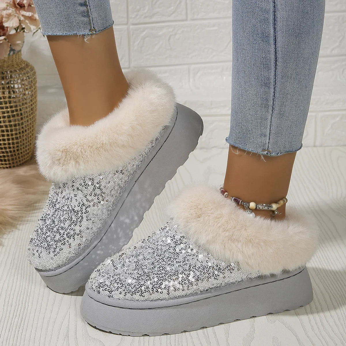 Winter Short Plush Warm Snow Boots Shoes New Suede Fur Chelsea Ankle Boots Flats Platform Shoes Botas