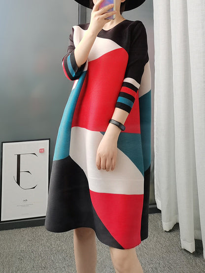 Loose Three-quarter Sleeves Color-block Contrast Color Pleated Round-neck Mini Dresses