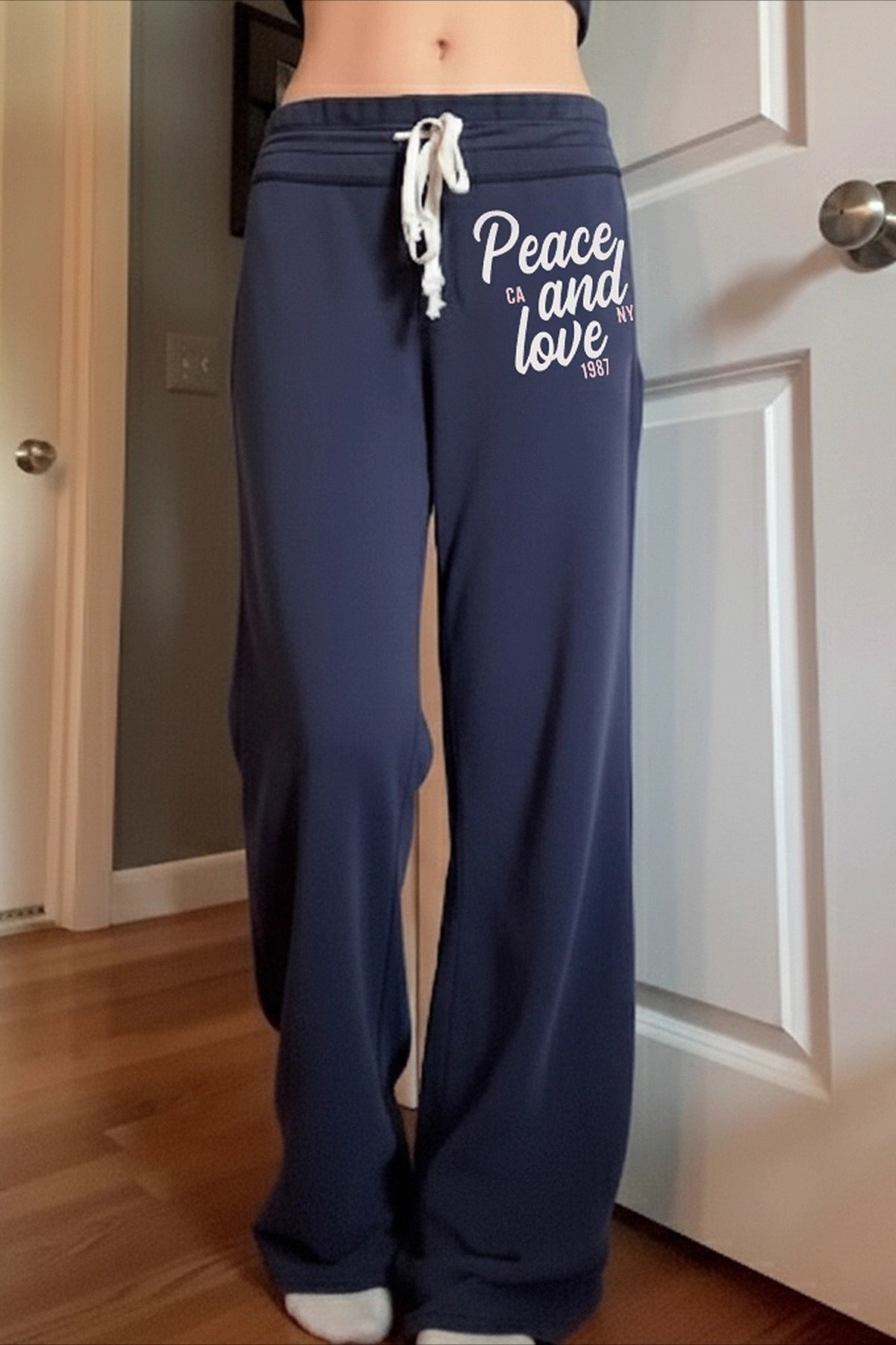 Contrast Letter Print Elastic Loose Straight Pants